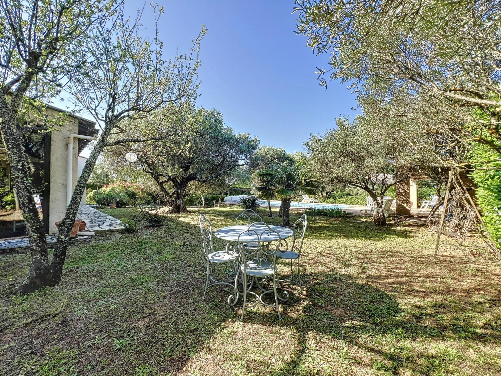Du Verdon Provence Avec Piscine Et Jardin - Private Villa